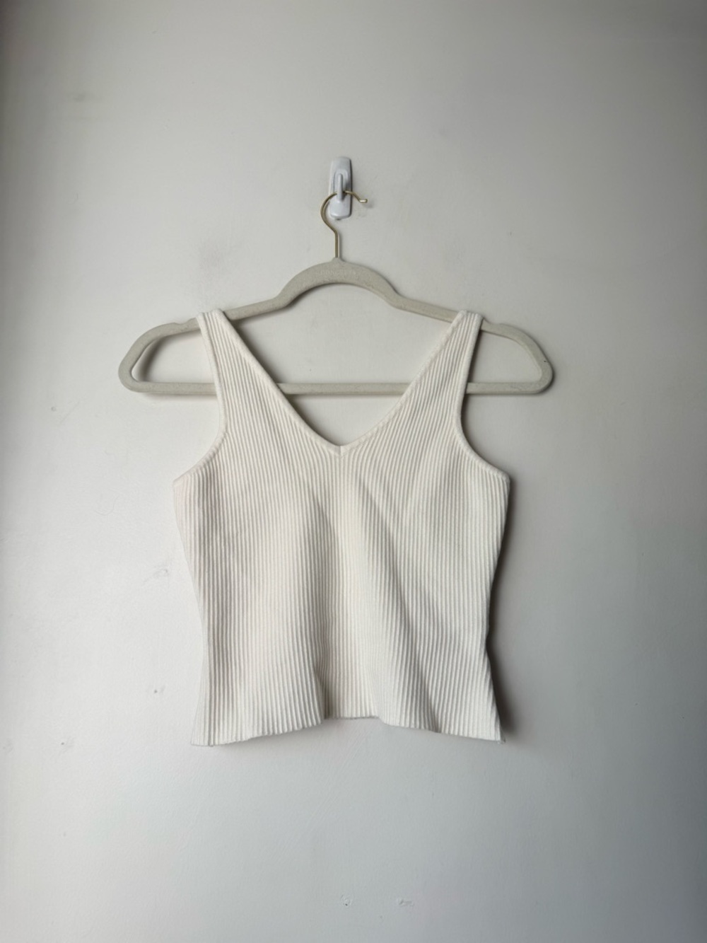 House of Harlow 1960 White Ribbed V neck Tank Top S